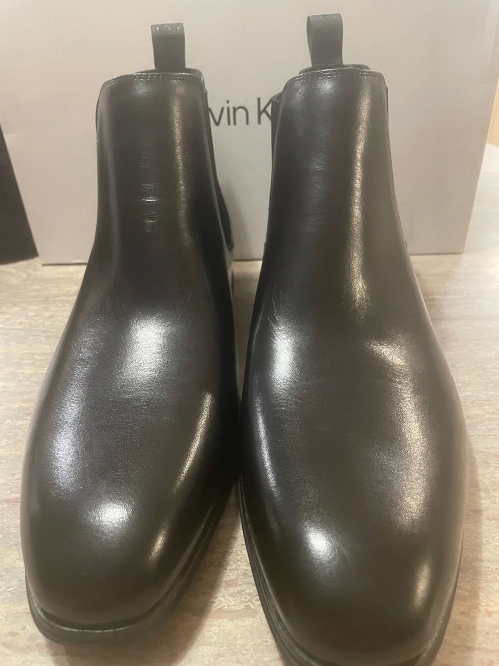 Calvin Klein Men’s Black Leather Donto Chelsea boots size 9.5